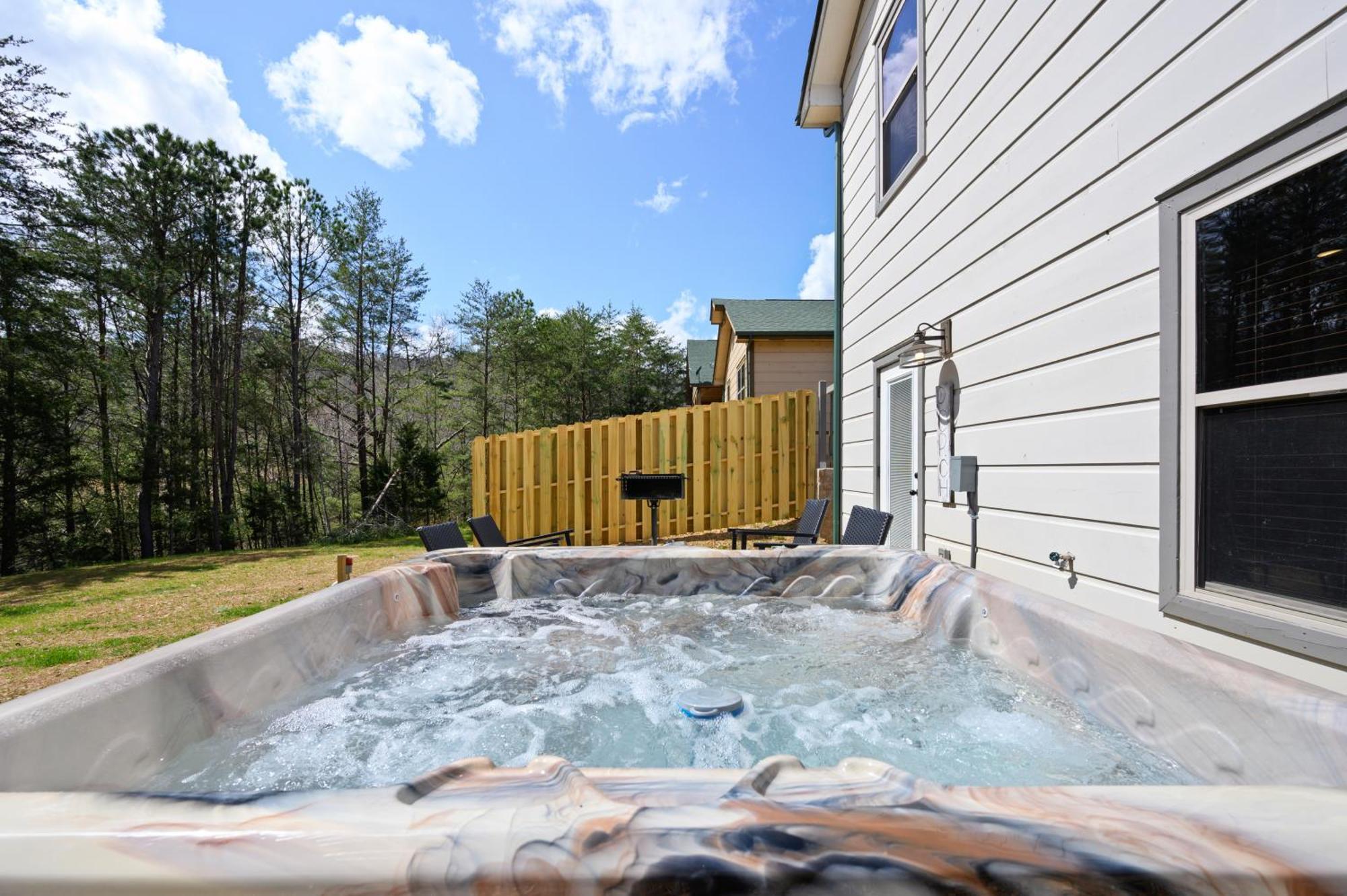 Luxury 3-Br Cabin Minutes From Parkway With Game Room And Hot Tub Pigeon Forge Exterior foto