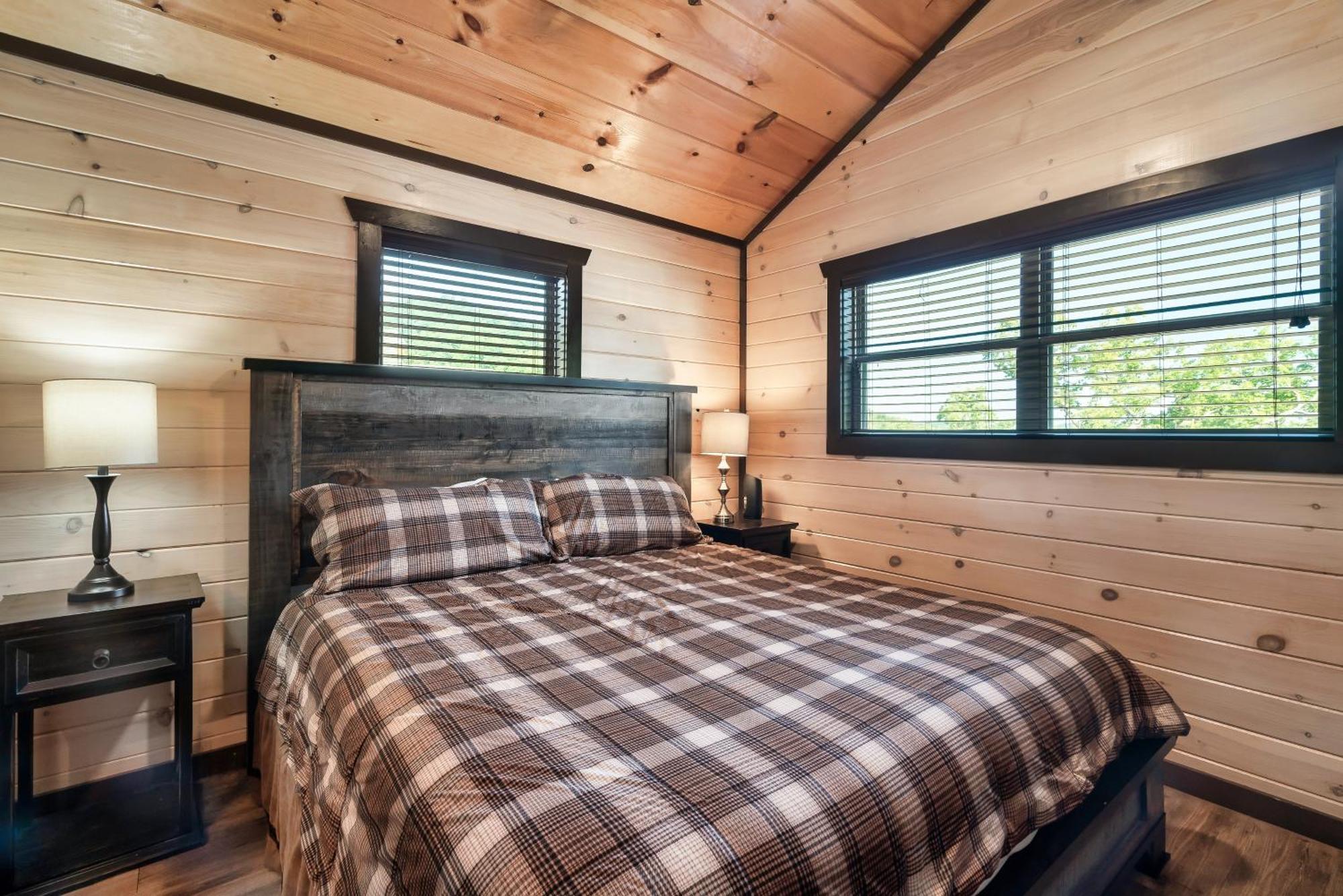 Luxury 3-Br Cabin Minutes From Parkway With Game Room And Hot Tub Pigeon Forge Exterior foto