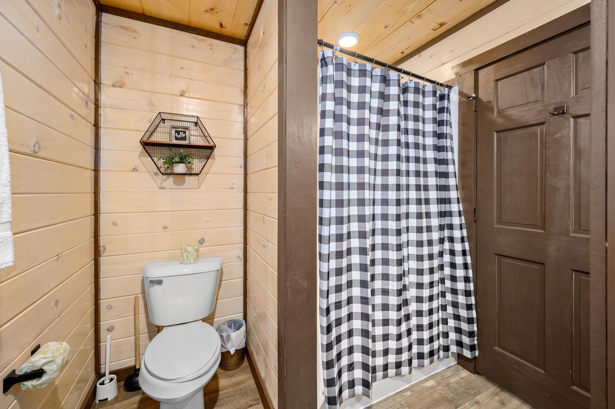 Luxury 3-Br Cabin Minutes From Parkway With Game Room And Hot Tub Pigeon Forge Exterior foto