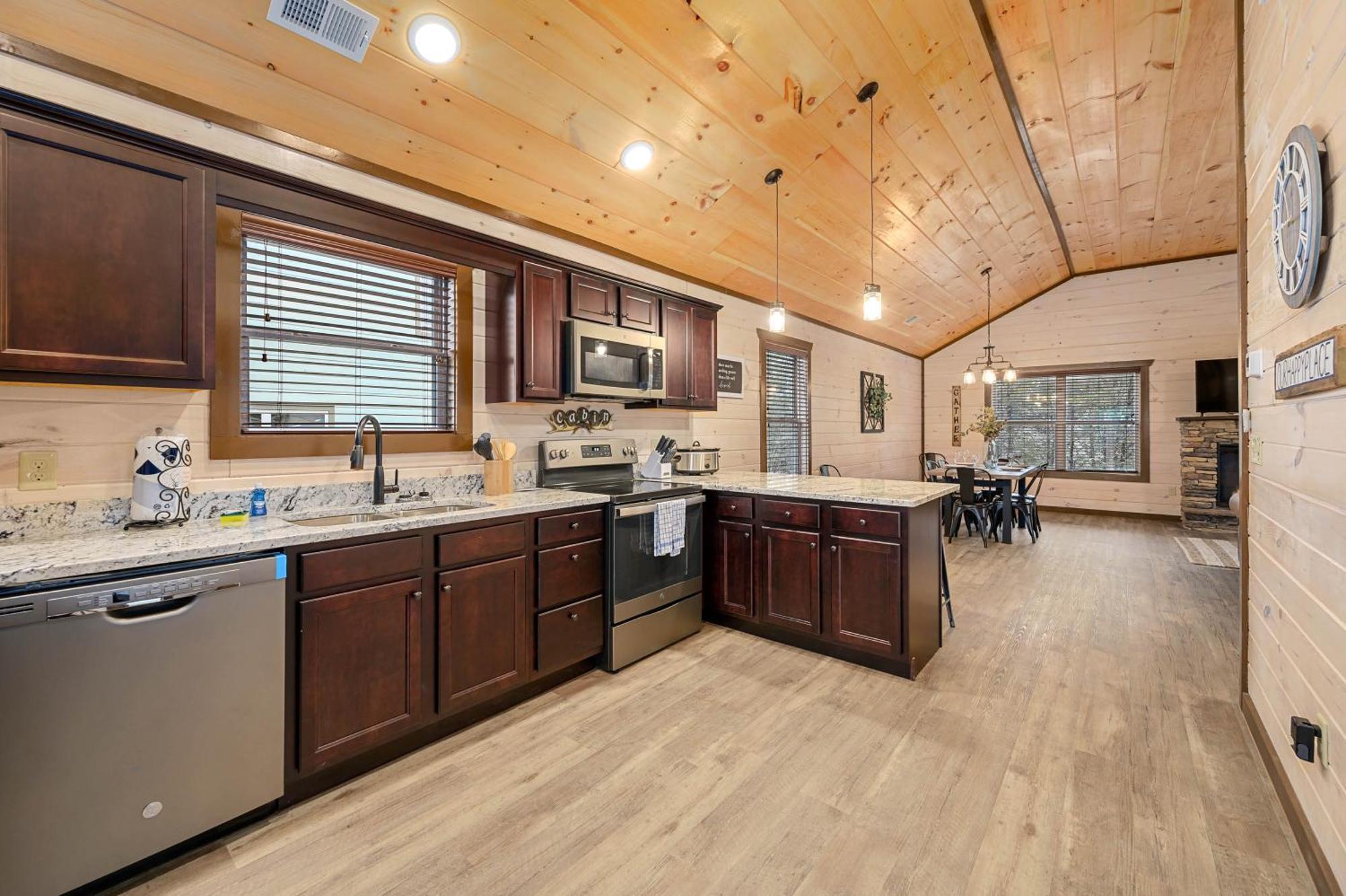 Luxury 3-Br Cabin Minutes From Parkway With Game Room And Hot Tub Pigeon Forge Exterior foto