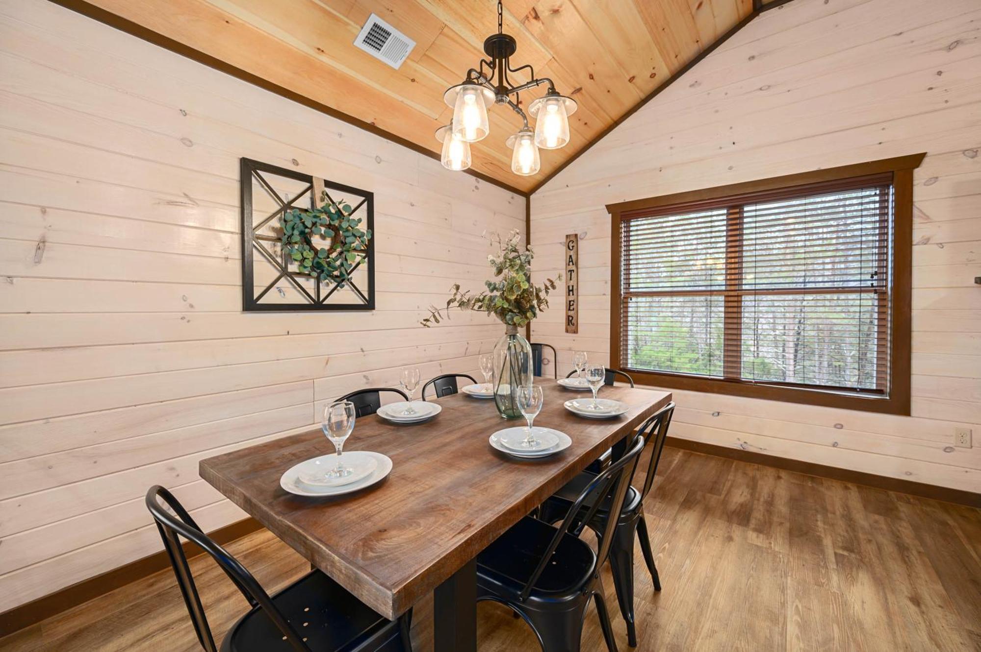 Luxury 3-Br Cabin Minutes From Parkway With Game Room And Hot Tub Pigeon Forge Exterior foto